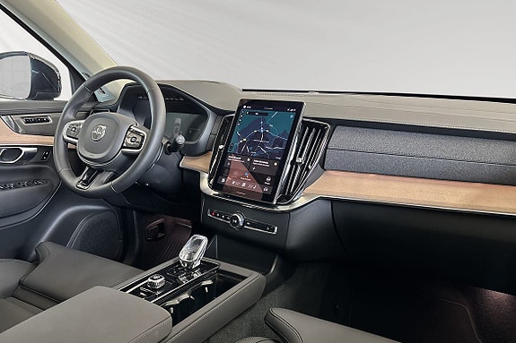 Volvo XC90 11 of 30