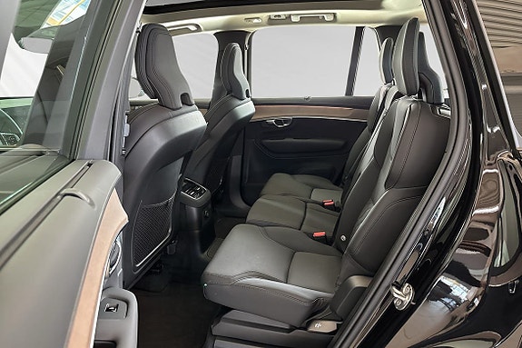 Volvo XC90 9 of 30