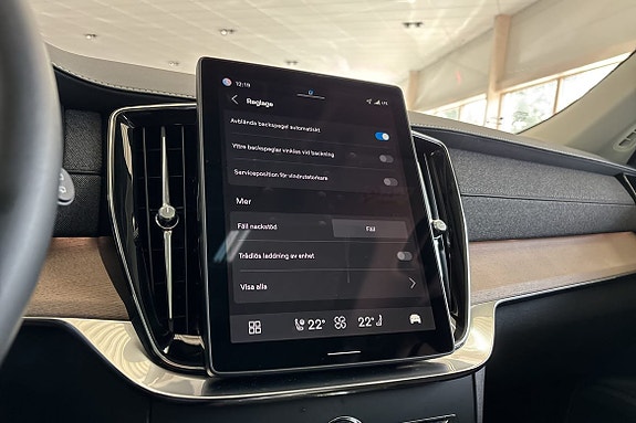Volvo XC90 30 of 30