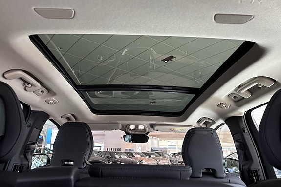 Volvo XC90 13 of 30