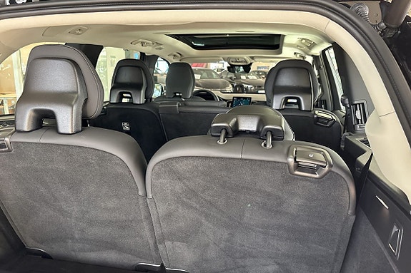 Volvo XC90 14 of 30