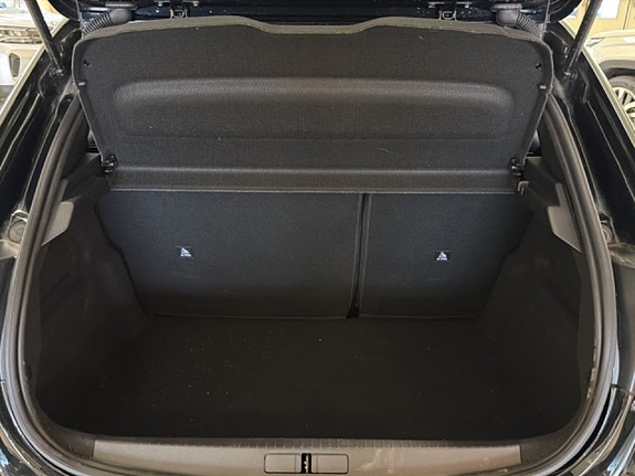 Peugeot 208 14 of 14