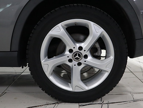 Mercedes-Benz GLA180 22 of 22
