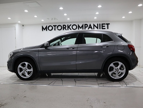 Mercedes-Benz GLA180 3 of 22