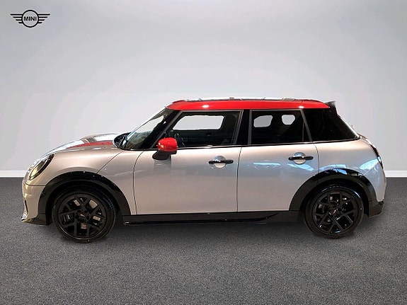 MINI Cooper 3 of 5