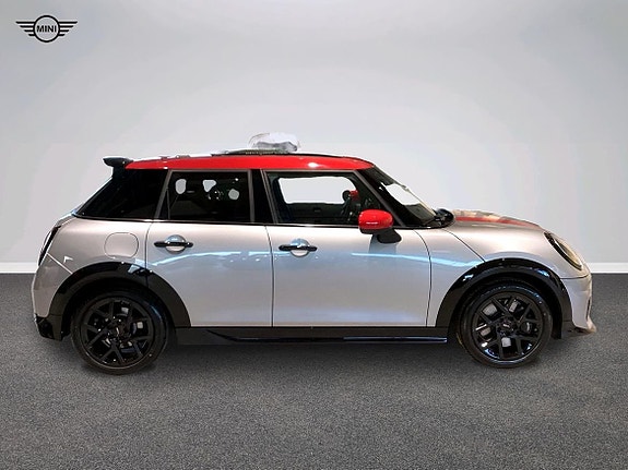 MINI Cooper 2 of 5