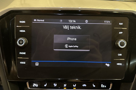 Volkswagen Passat 16 of 26