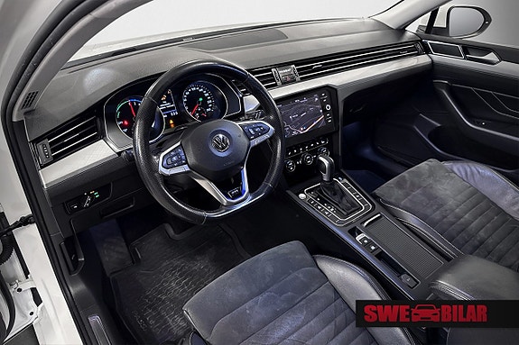Volkswagen Passat 11 of 26