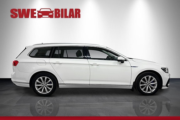 Volkswagen Passat 5 of 26
