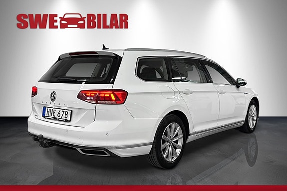 Volkswagen Passat 6 of 26
