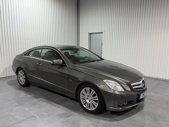 Mercedes-Benz E220 4 of 14
