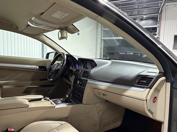 Mercedes-Benz E220 12 of 14