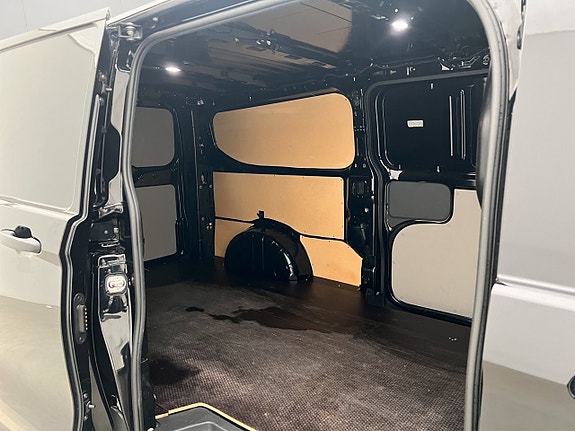 Ford Transit Custom 12 of 30