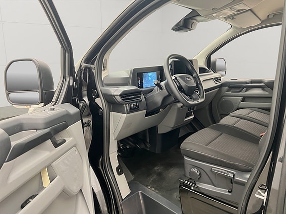 Ford Transit Custom 14 of 30