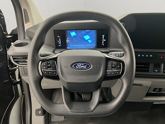 Ford Transit Custom 16 of 30
