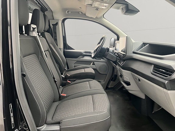 Ford Transit Custom 24 of 30