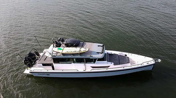 Axopar 37 Cabin - 2019 25 of 30