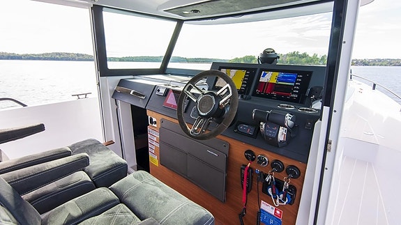 Axopar 37 Cabin - 2019 15 of 30