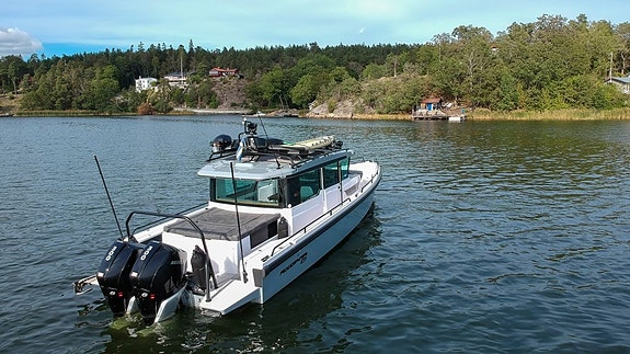 Axopar 37 Cabin - 2019 4 of 30