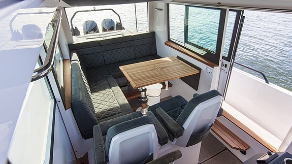 Axopar 37 Cabin - 2019 12 of 30