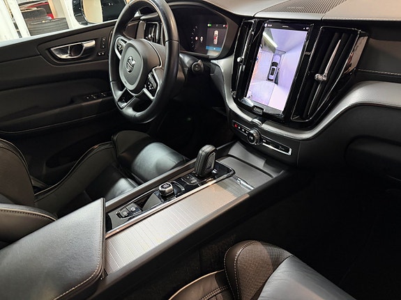 Volvo XC60 10 of 21