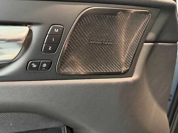 Volvo XC60 18 of 21