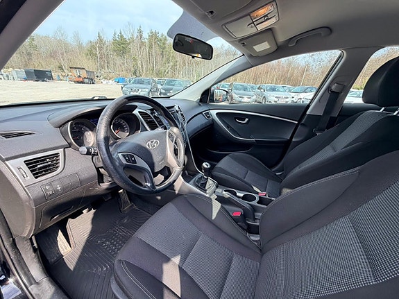 Hyundai i30 10 of 12