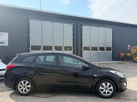 Hyundai i30 3 of 12