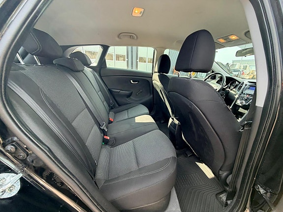 Hyundai i30 8 of 12