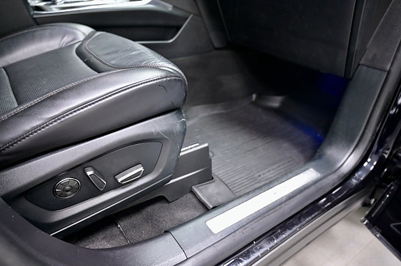 Ford Explorer 16 of 30