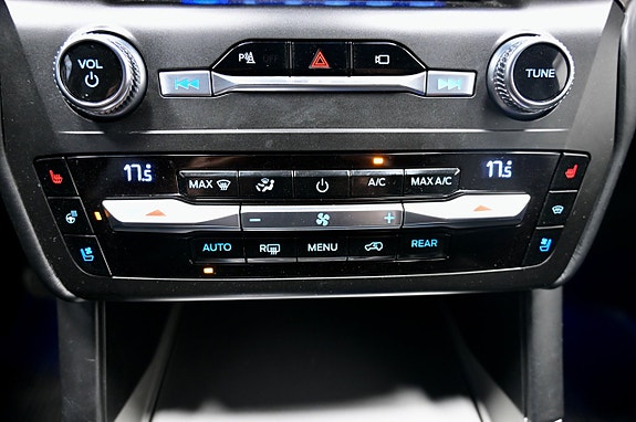 Ford Explorer 26 of 30