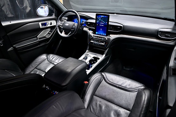 Ford Explorer 17 of 30