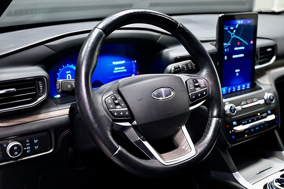 Ford Explorer 21 of 30