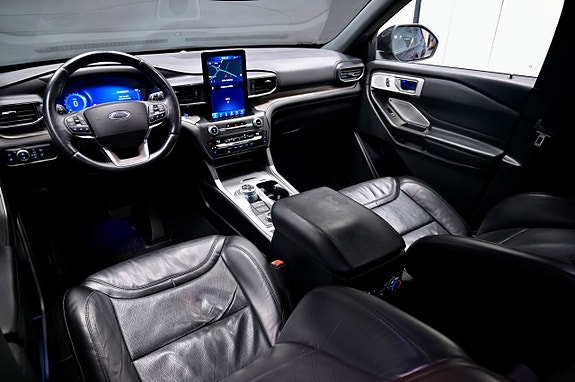 Ford Explorer 18 of 30
