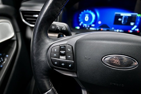 Ford Explorer 24 of 30