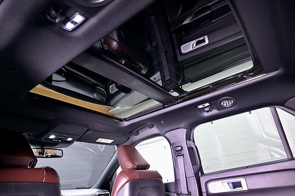 Ford Explorer 14 of 30