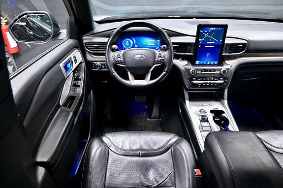 Ford Explorer 20 of 30