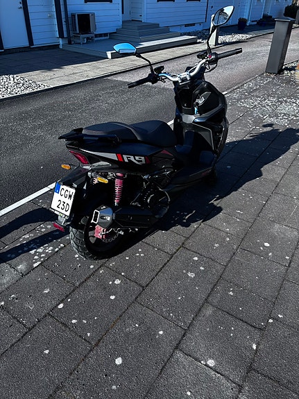Motocr R9 4 of 5