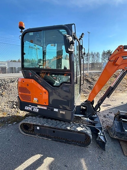 Develon DX 19-7 3 of 5