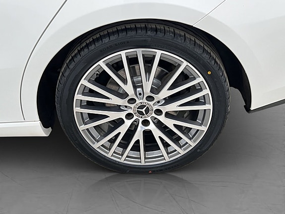 Mercedes-Benz CLA200 d 30 of 30