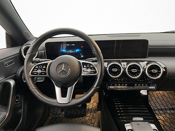 Mercedes-Benz CLA200 d 11 of 30