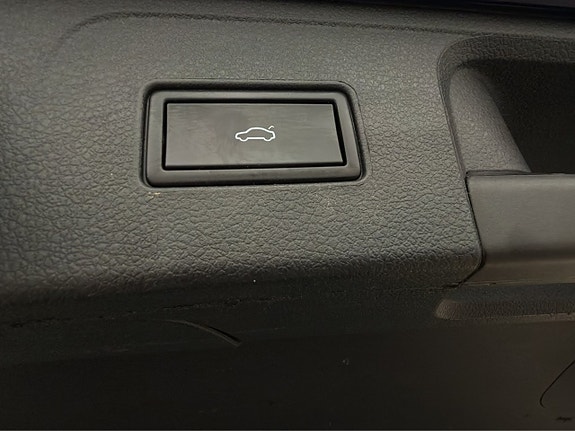 Volkswagen Passat Alltrack 29 of 30