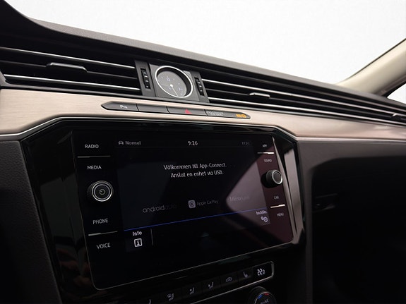 Volkswagen Passat Alltrack 21 of 30