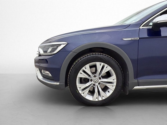 Volkswagen Passat Alltrack 30 of 30