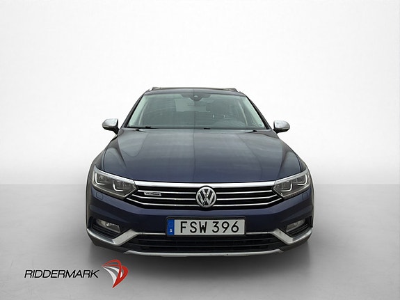Volkswagen Passat Alltrack 2 of 30