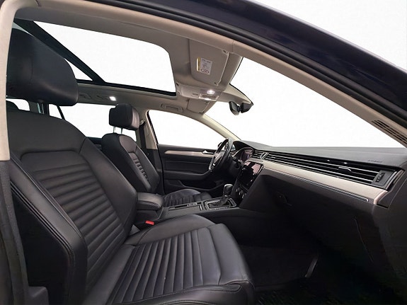 Volkswagen Passat Alltrack 24 of 30