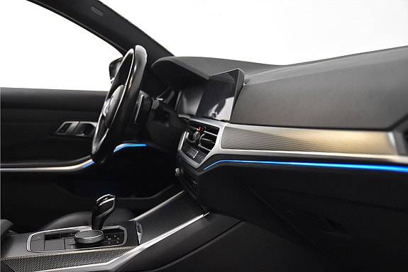 BMW 330e 8 of 22