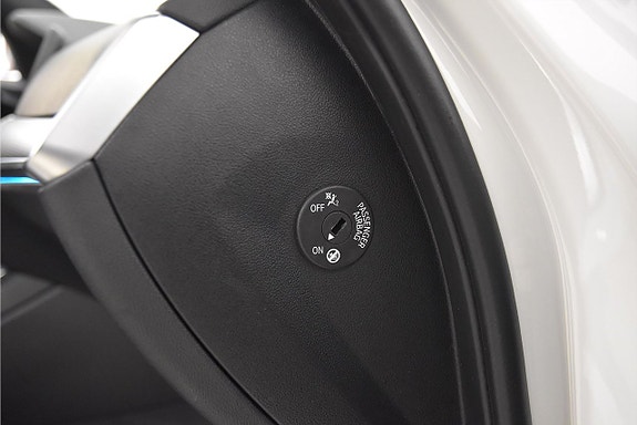 BMW 330e 9 of 22