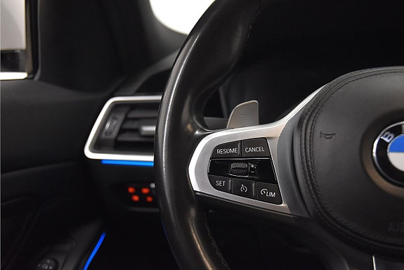 BMW 330e 11 of 22