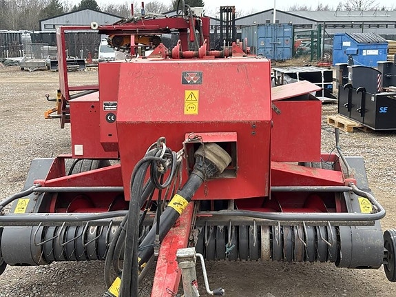 Massey Ferguson Fyrkantspress 1839 med Inplastare 2 of 7